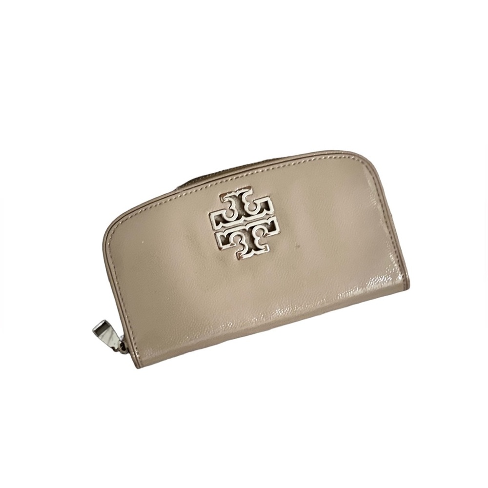 TORY BURCH Leather Britten Zip Continental Wallet…….